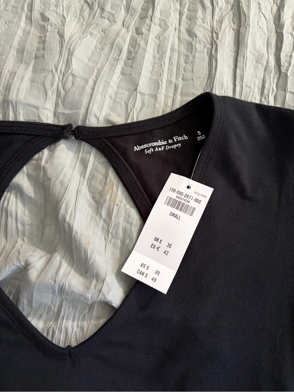 Abercrombie & Fitch Black V-Neck Short-Sleeve Bodysuit with Back Keyhole - Picture 2 of 3